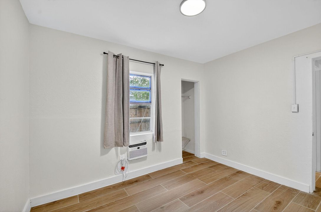 For Sale: $399,000 (3 beds, 2 baths, 1171 Square Feet)