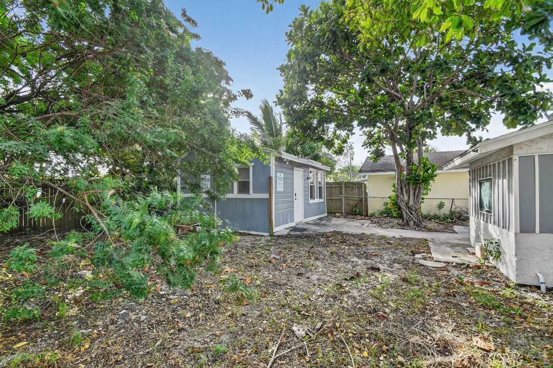 For Sale: $399,000 (3 beds, 2 baths, 1171 Square Feet)