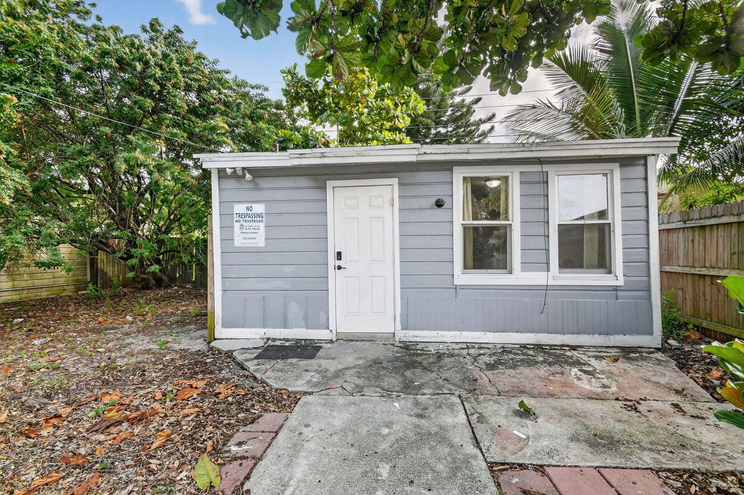 For Sale: $399,000 (3 beds, 2 baths, 1171 Square Feet)