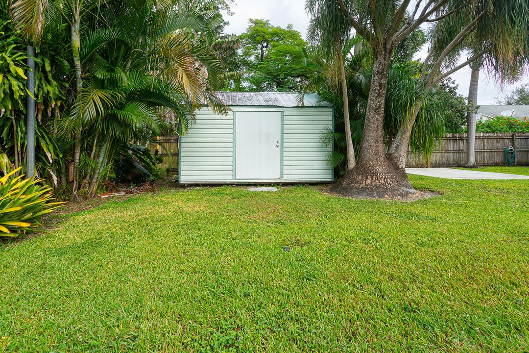 Active With Contract: $450,000 (3 beds, 3 baths, 1206 Square Feet)
