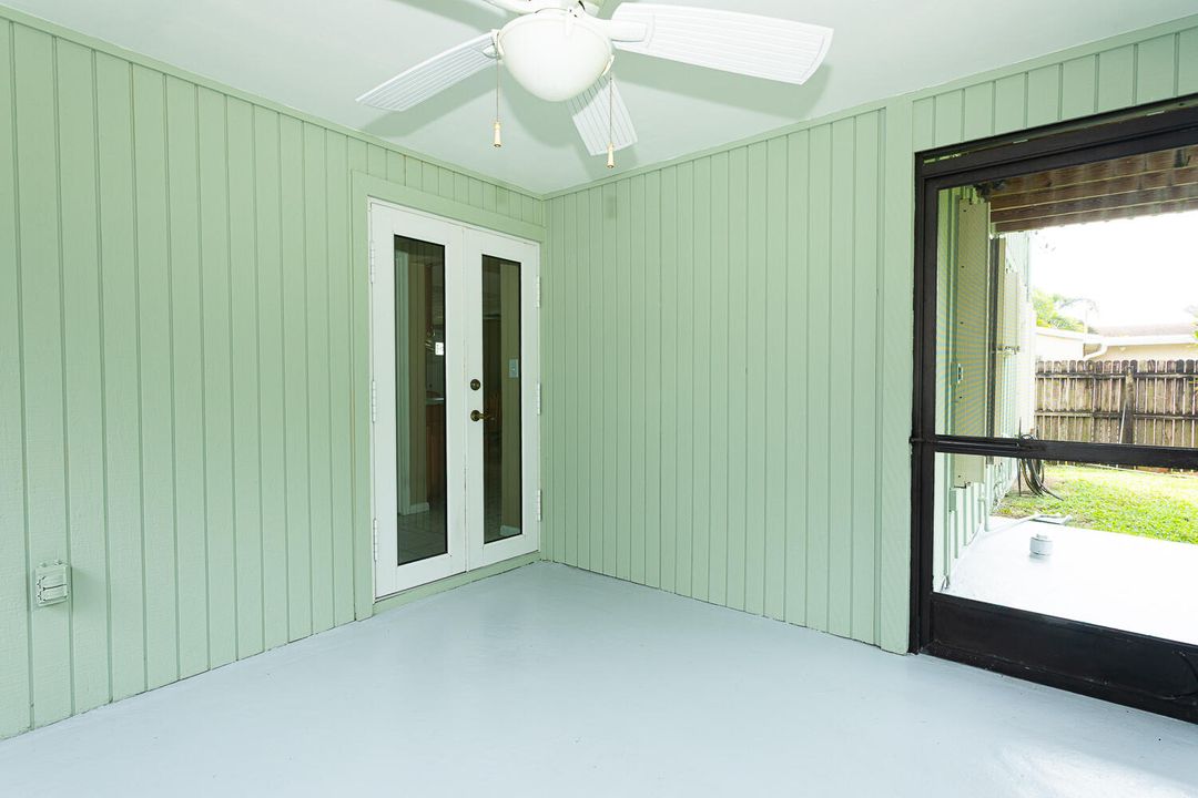 Active With Contract: $450,000 (3 beds, 3 baths, 1206 Square Feet)