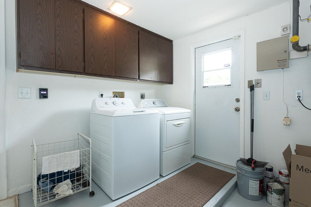 Active With Contract: $450,000 (3 beds, 3 baths, 1206 Square Feet)