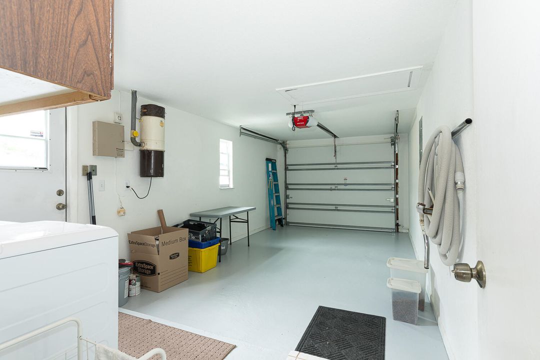 Active With Contract: $450,000 (3 beds, 3 baths, 1206 Square Feet)