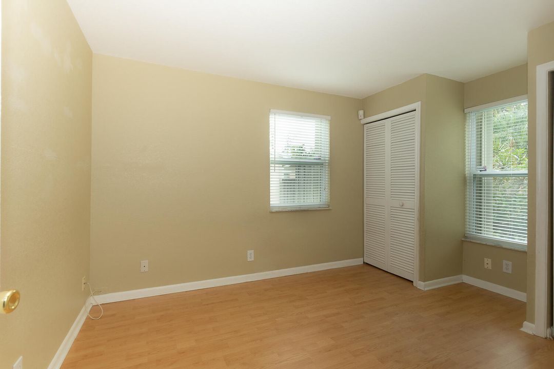 Active With Contract: $450,000 (3 beds, 3 baths, 1206 Square Feet)