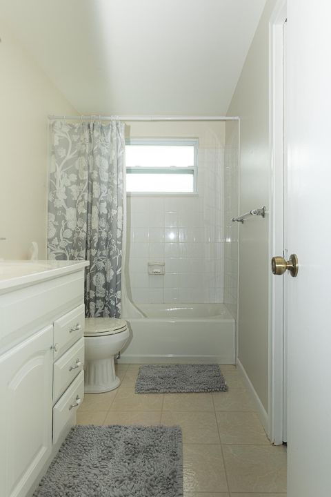 Active With Contract: $450,000 (3 beds, 3 baths, 1206 Square Feet)