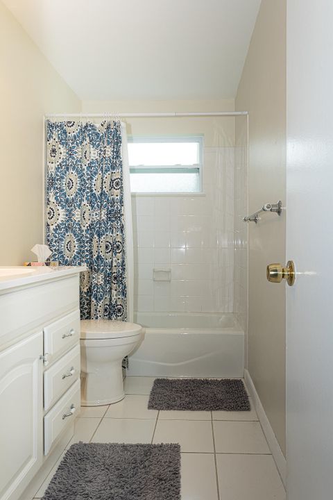 Active With Contract: $450,000 (3 beds, 3 baths, 1206 Square Feet)