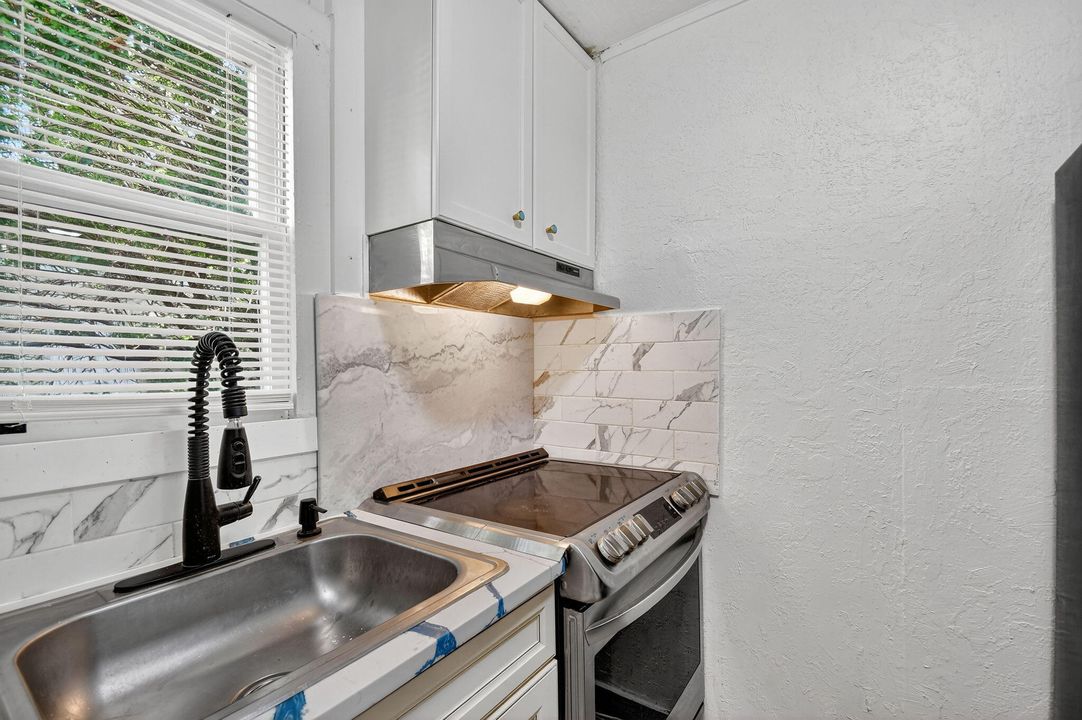 For Sale: $399,000 (3 beds, 2 baths, 1171 Square Feet)