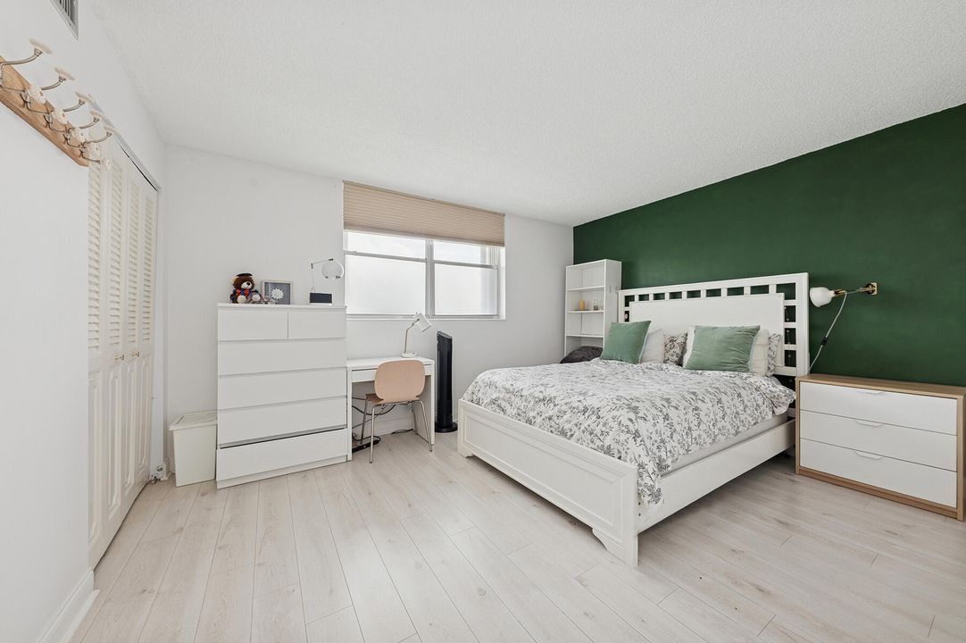 Activo con contrato: $270,000 (3 camas, 2 baños, 1200 Pies cuadrados)