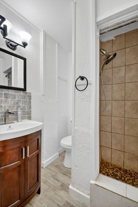 For Sale: $399,000 (3 beds, 2 baths, 1171 Square Feet)