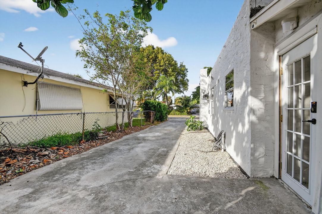 For Sale: $399,000 (3 beds, 2 baths, 1171 Square Feet)