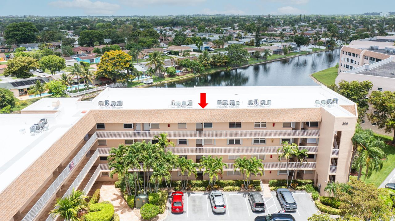 На продажу: $215,000 (2 спален, 2 ванн, 1045 Квадратных фут)