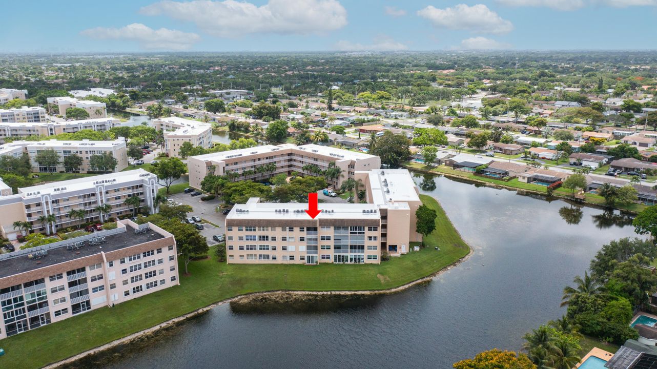 На продажу: $215,000 (2 спален, 2 ванн, 1045 Квадратных фут)