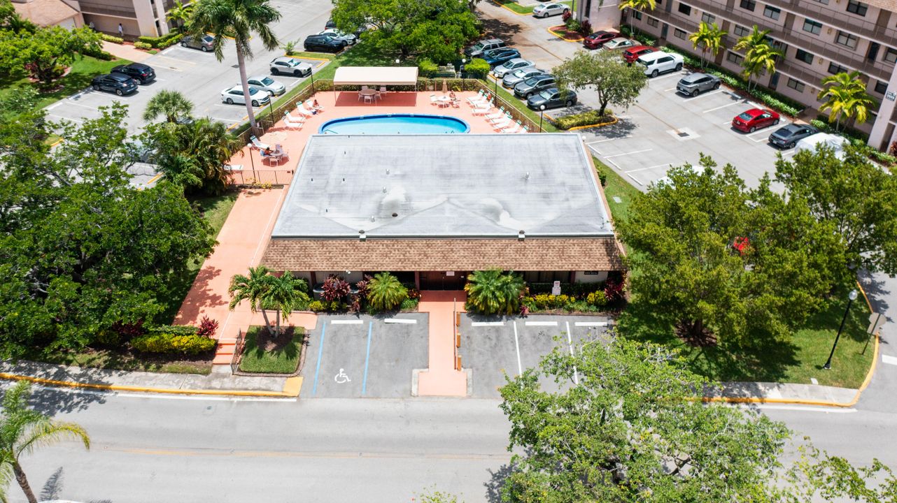 На продажу: $215,000 (2 спален, 2 ванн, 1045 Квадратных фут)