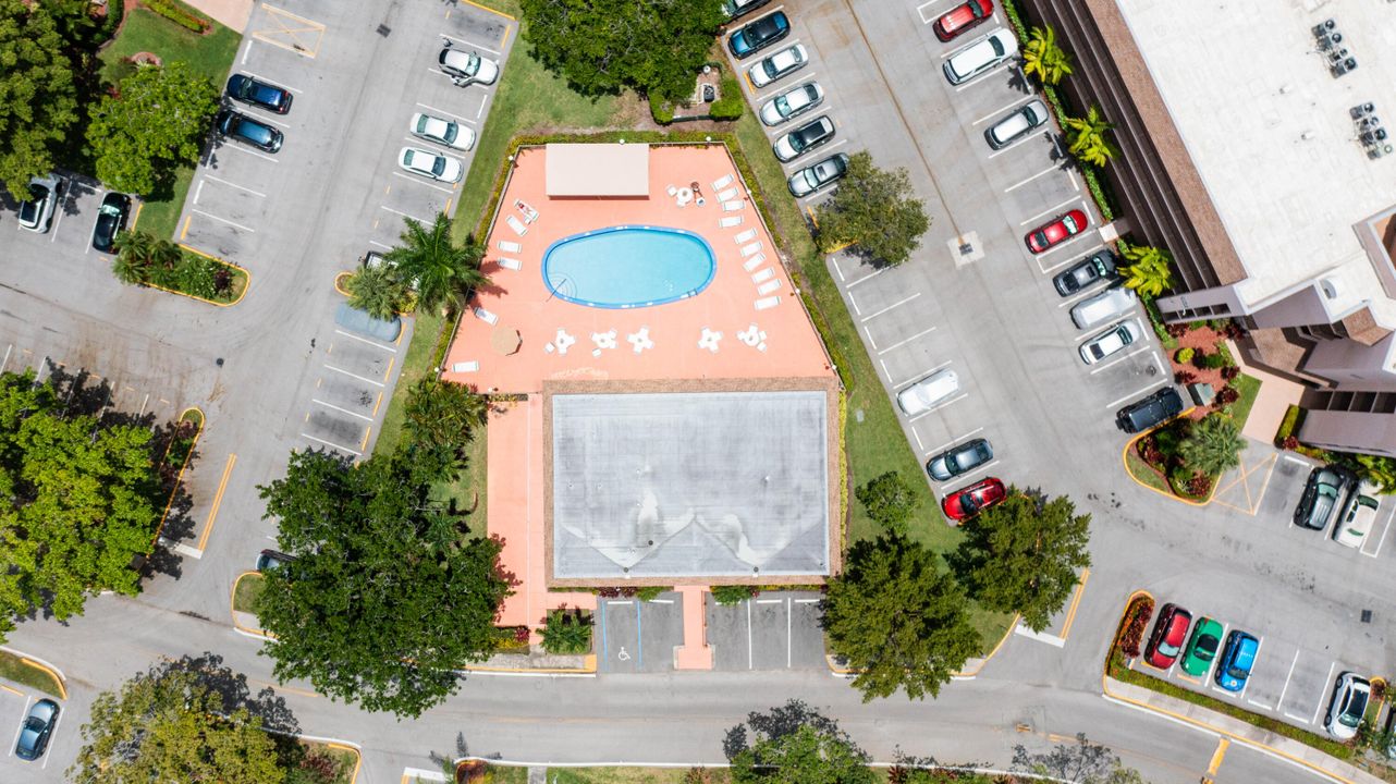 На продажу: $215,000 (2 спален, 2 ванн, 1045 Квадратных фут)