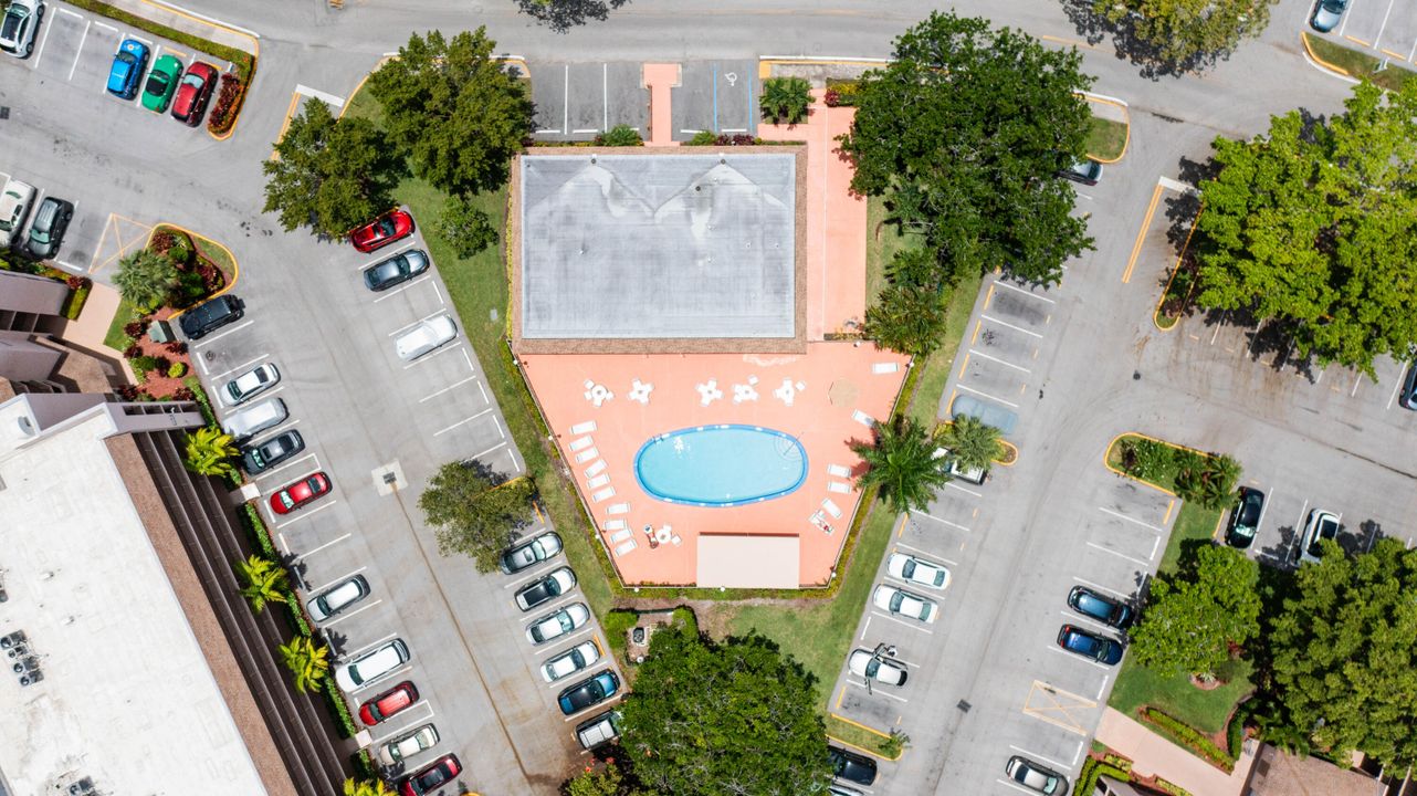 На продажу: $215,000 (2 спален, 2 ванн, 1045 Квадратных фут)