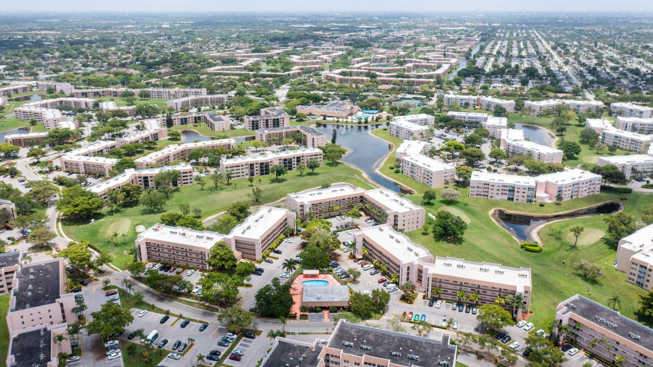 На продажу: $215,000 (2 спален, 2 ванн, 1045 Квадратных фут)