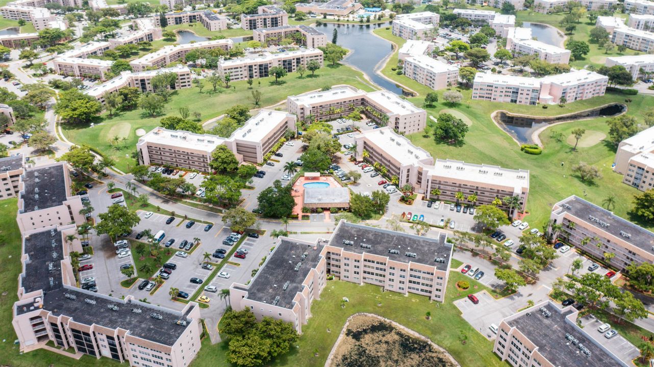 На продажу: $215,000 (2 спален, 2 ванн, 1045 Квадратных фут)