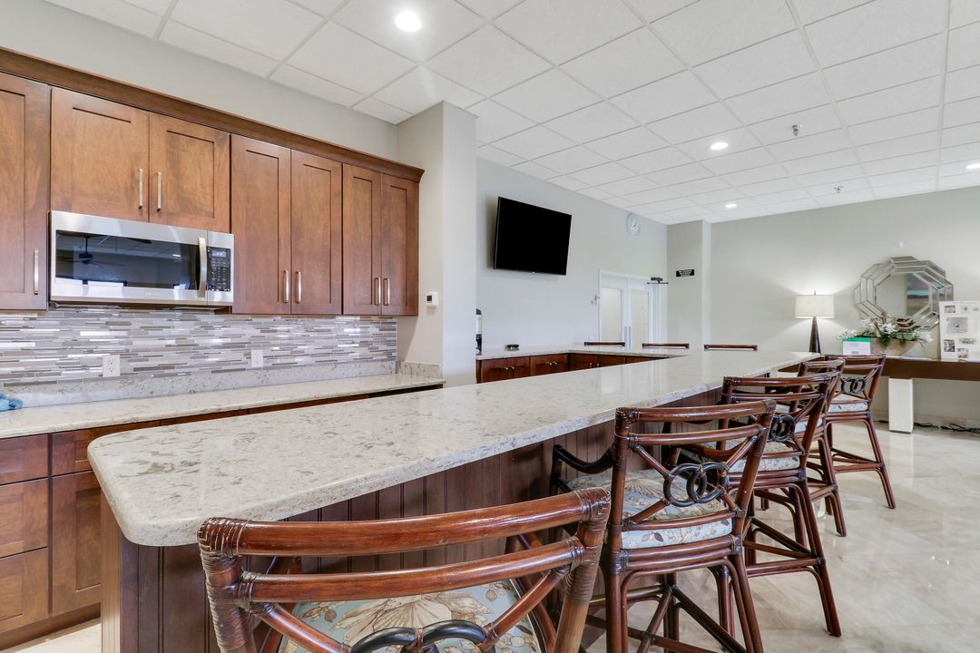 待售: $695,000 (2 贝兹, 2 浴室, 1434 平方英尺)