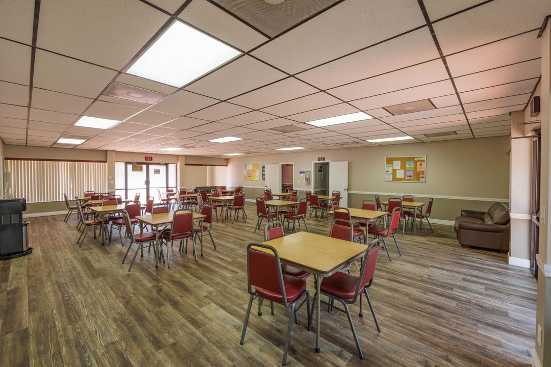 На продажу: $215,000 (2 спален, 2 ванн, 1045 Квадратных фут)