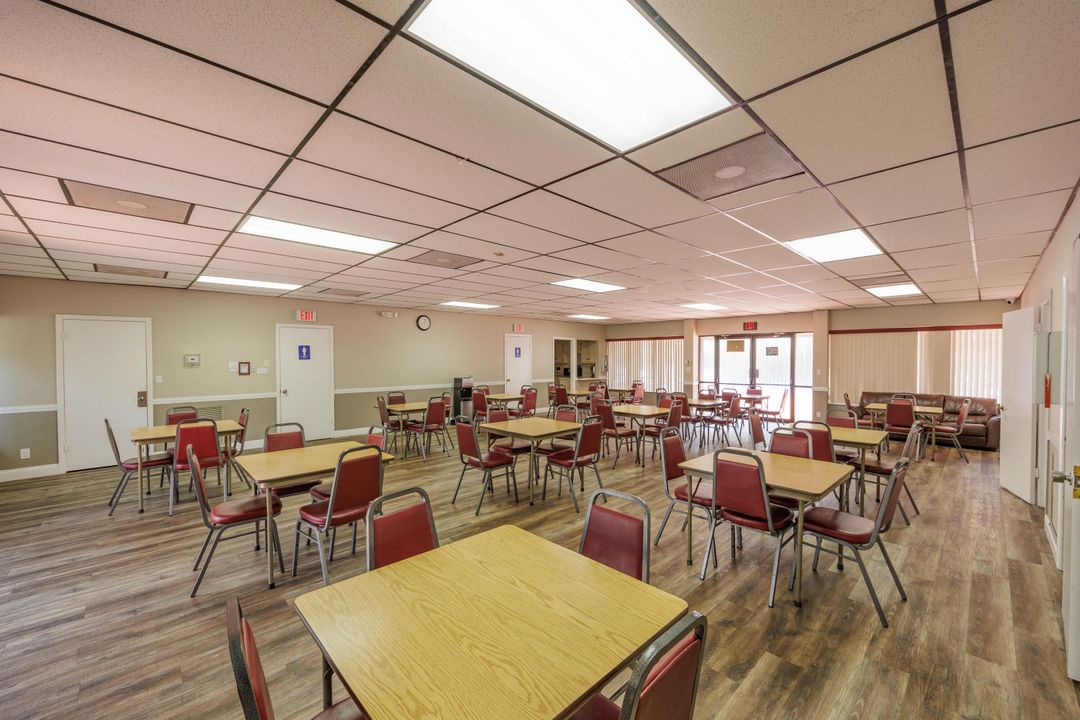 На продажу: $215,000 (2 спален, 2 ванн, 1045 Квадратных фут)