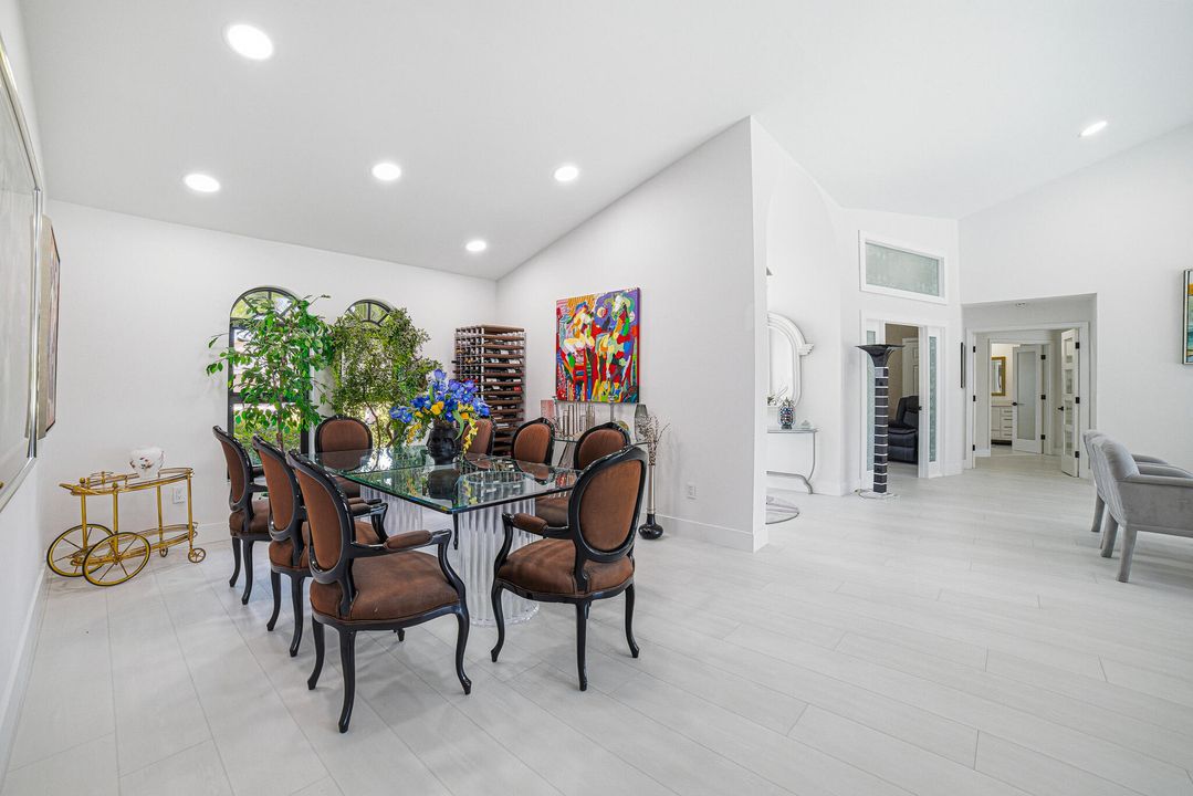 На продажу: $1,290,000 (4 спален, 2 ванн, 2709 Квадратных фут)