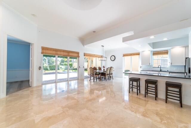 For Rent: $5,900 (3 beds, 3 baths, 2023 Square Feet)