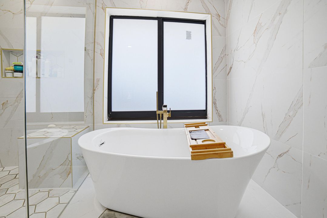 На продажу: $1,290,000 (4 спален, 2 ванн, 2709 Квадратных фут)