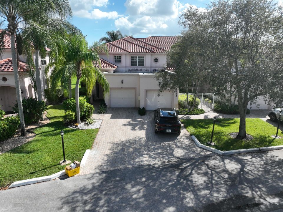 出租: $2,500 (2 贝兹, 2 浴室, 1619 平方英尺)