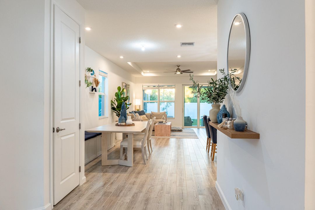 For Sale: $425,000 (2 beds, 2 baths, 1724 Square Feet)