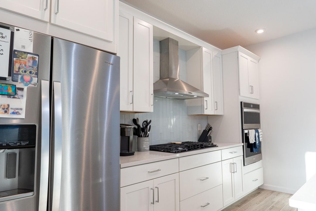 For Sale: $425,000 (2 beds, 2 baths, 1724 Square Feet)