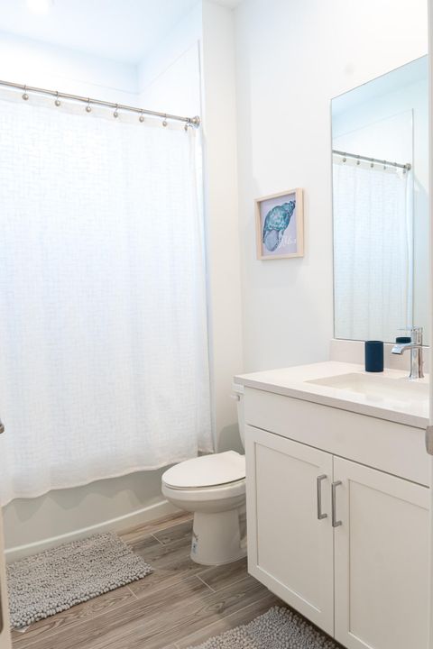 For Sale: $425,000 (2 beds, 2 baths, 1724 Square Feet)