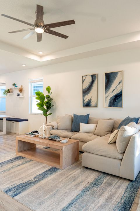 For Sale: $425,000 (2 beds, 2 baths, 1724 Square Feet)