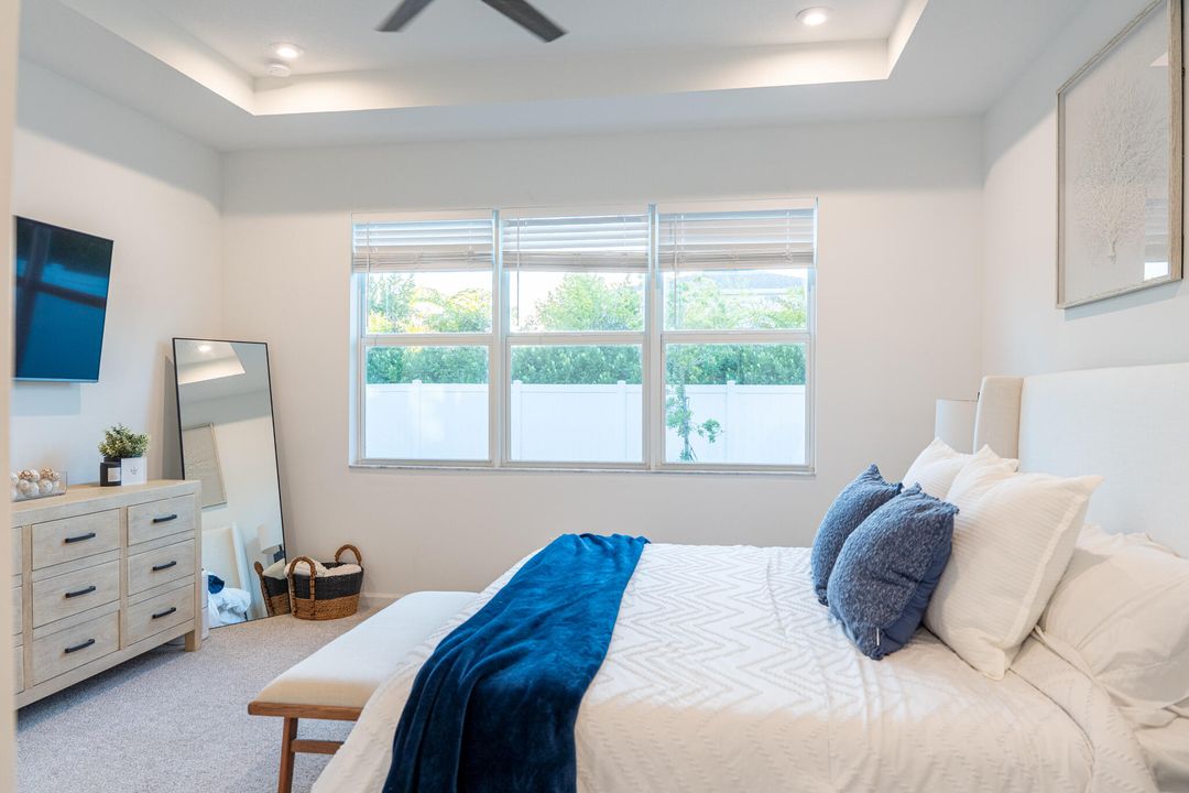 For Sale: $425,000 (2 beds, 2 baths, 1724 Square Feet)
