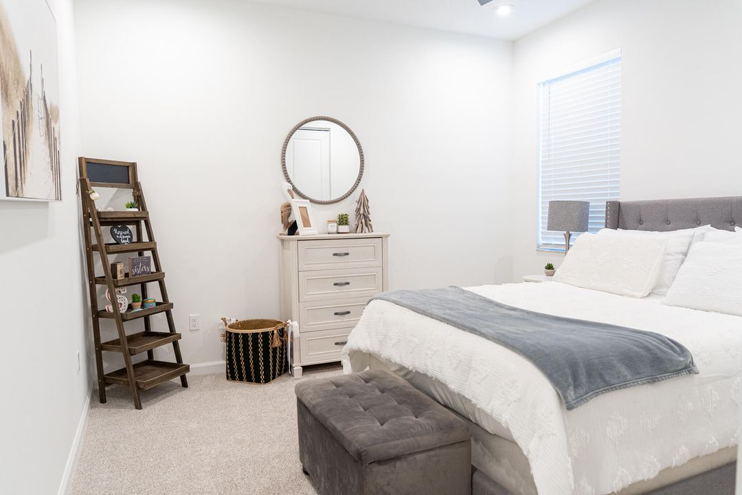 For Sale: $425,000 (2 beds, 2 baths, 1724 Square Feet)