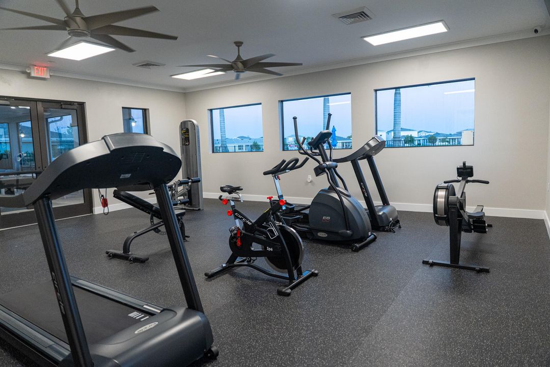 For Sale: $425,000 (2 beds, 2 baths, 1724 Square Feet)