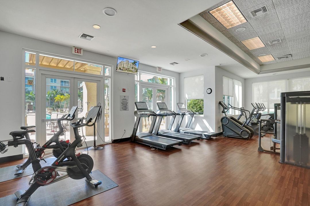 For Sale: $729,000 (2 beds, 2 baths, 1310 Square Feet)