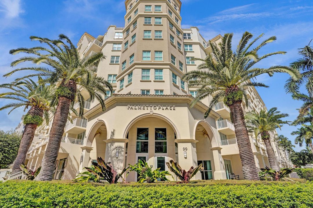 For Sale: $729,000 (2 beds, 2 baths, 1310 Square Feet)