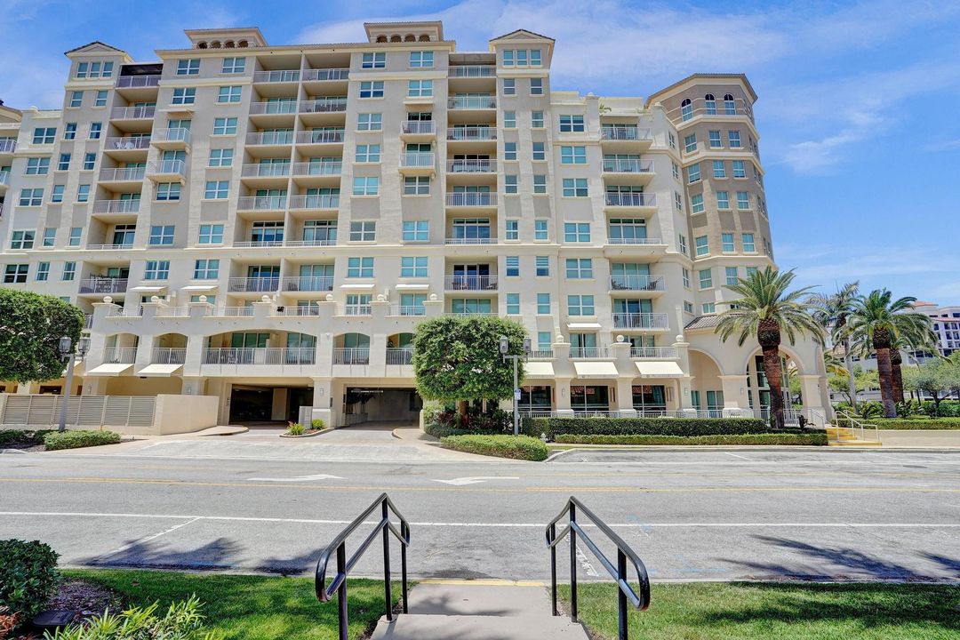 For Sale: $729,000 (2 beds, 2 baths, 1310 Square Feet)