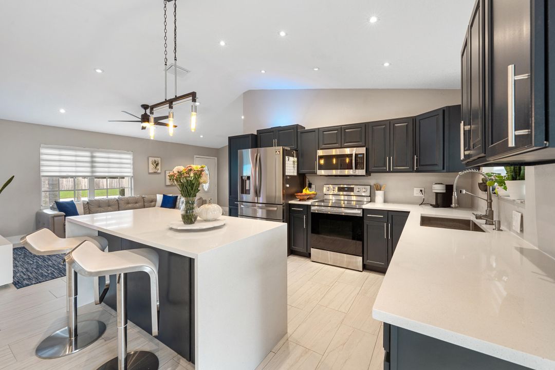 Active With Contract: $345,000 (3 beds, 2 baths, 1196 Square Feet)