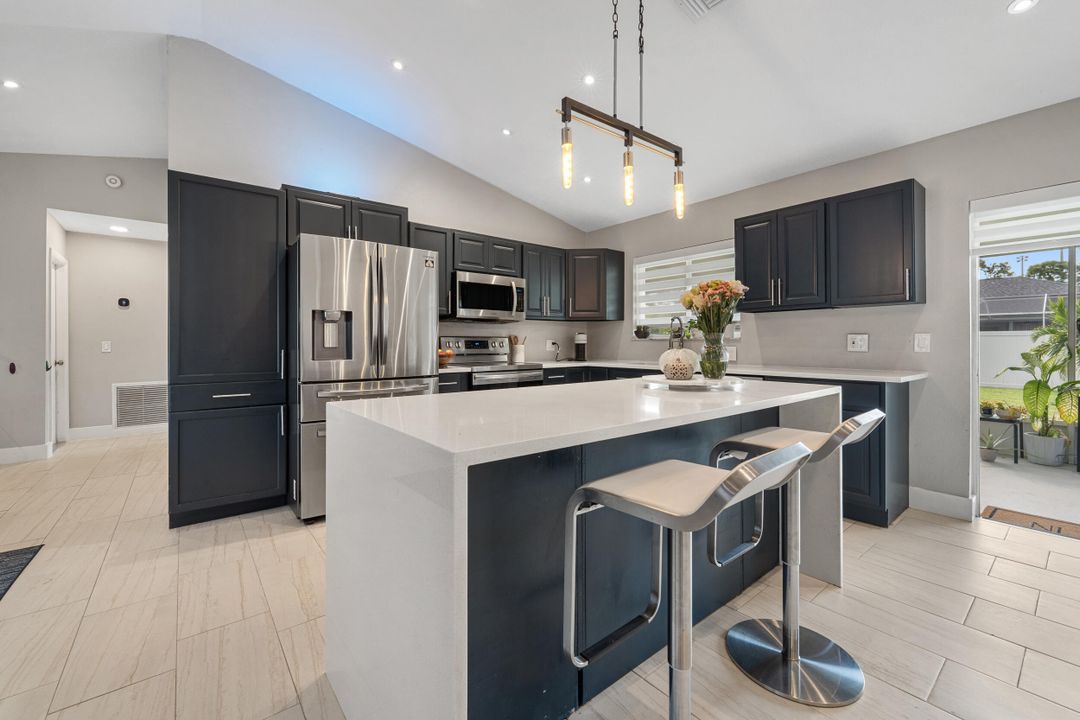 Active With Contract: $345,000 (3 beds, 2 baths, 1196 Square Feet)