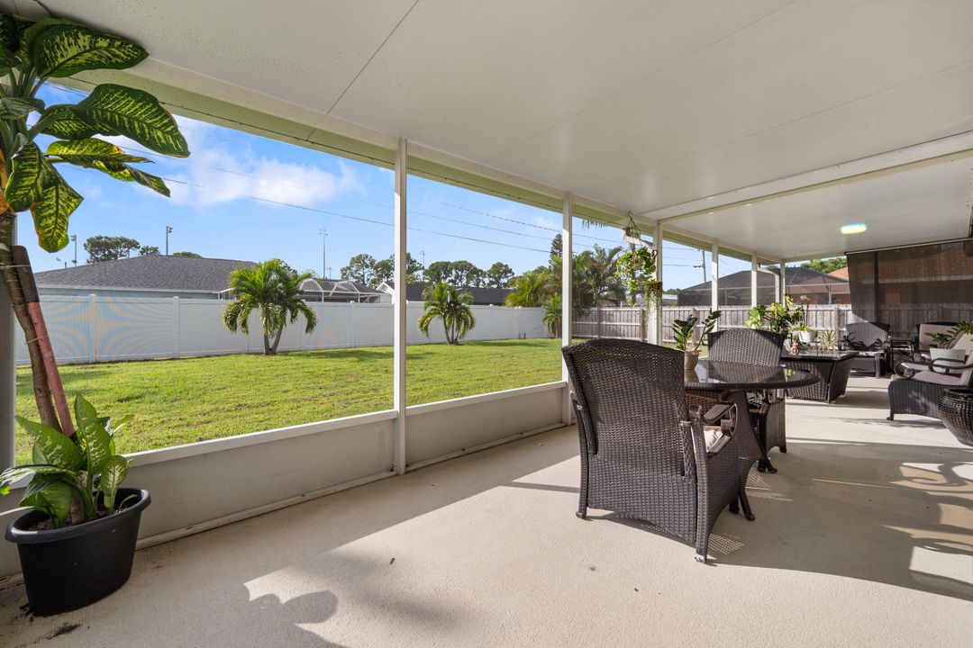 Active With Contract: $345,000 (3 beds, 2 baths, 1196 Square Feet)