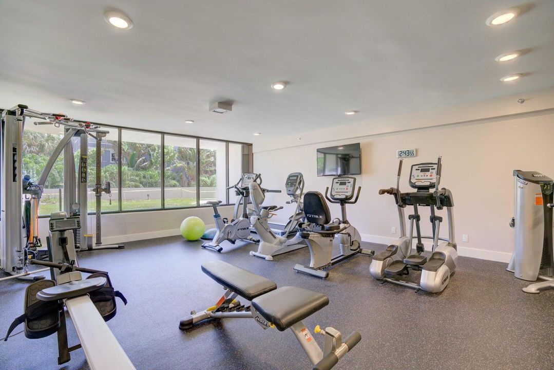 待售: $825,000 (2 贝兹, 2 浴室, 1460 平方英尺)