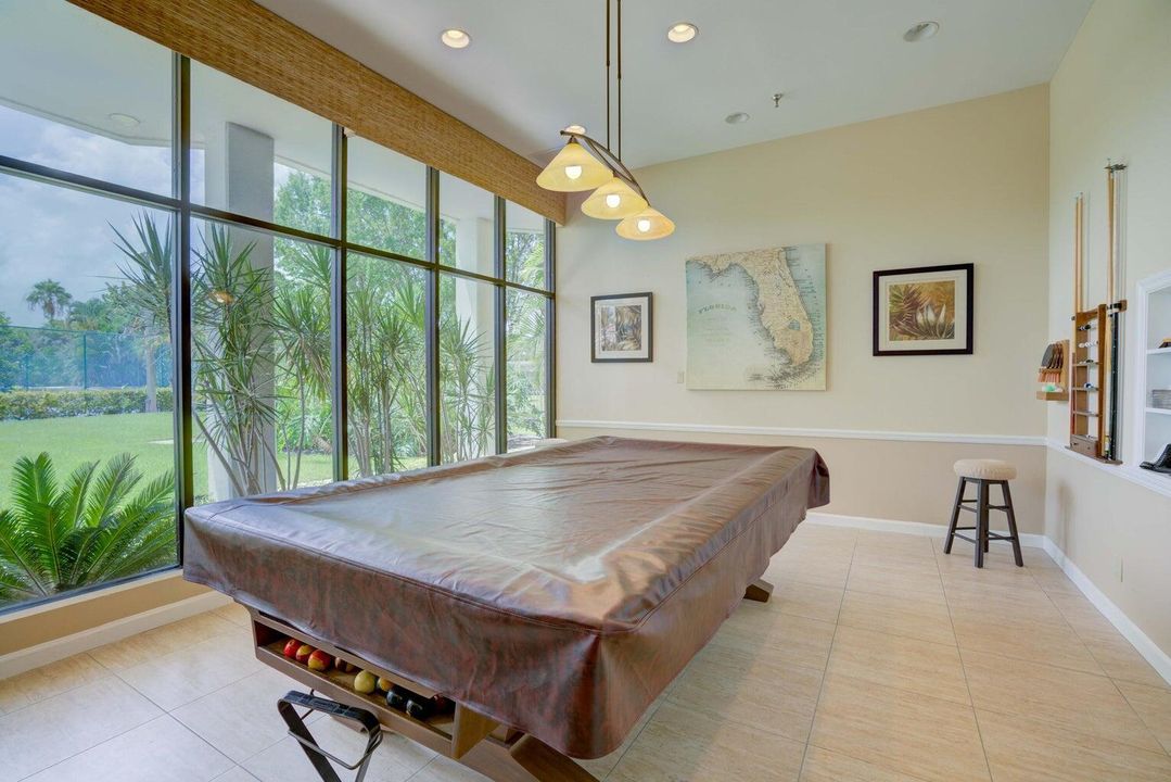 待售: $825,000 (2 贝兹, 2 浴室, 1460 平方英尺)