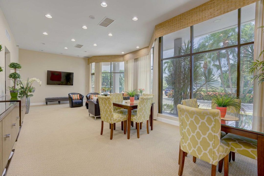 待售: $825,000 (2 贝兹, 2 浴室, 1460 平方英尺)