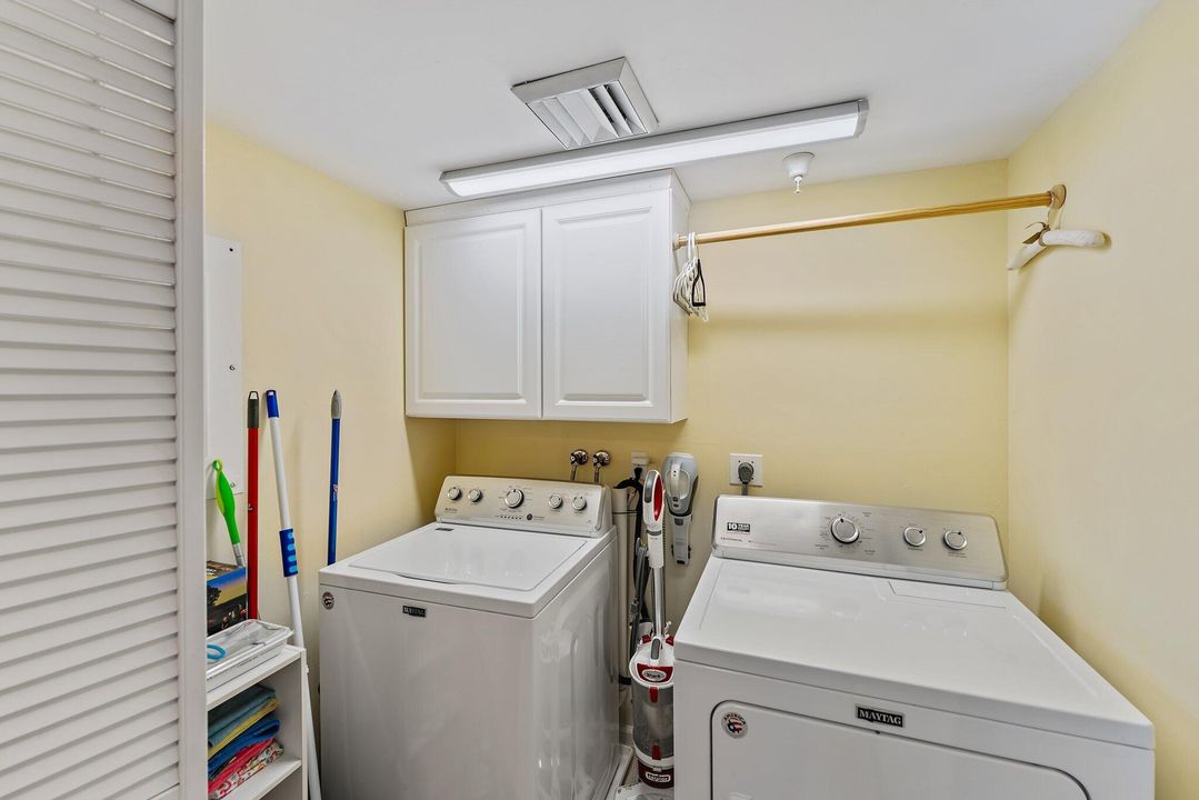 合同活跃: $875,000 (2 贝兹, 2 浴室, 1520 平方英尺)