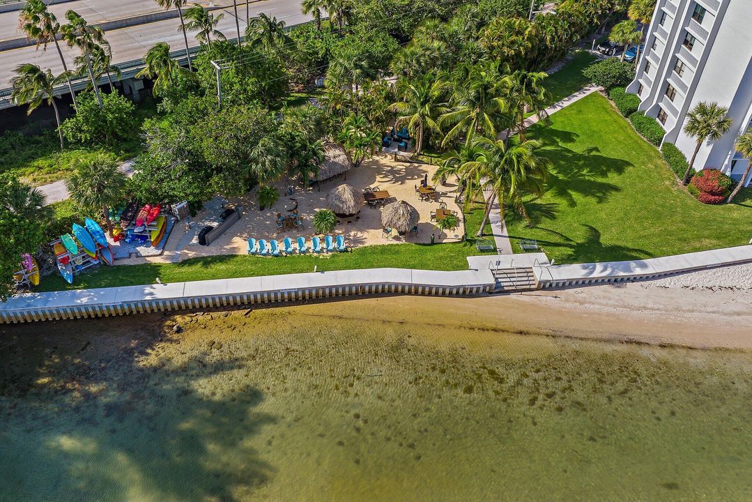 合同活跃: $875,000 (2 贝兹, 2 浴室, 1520 平方英尺)