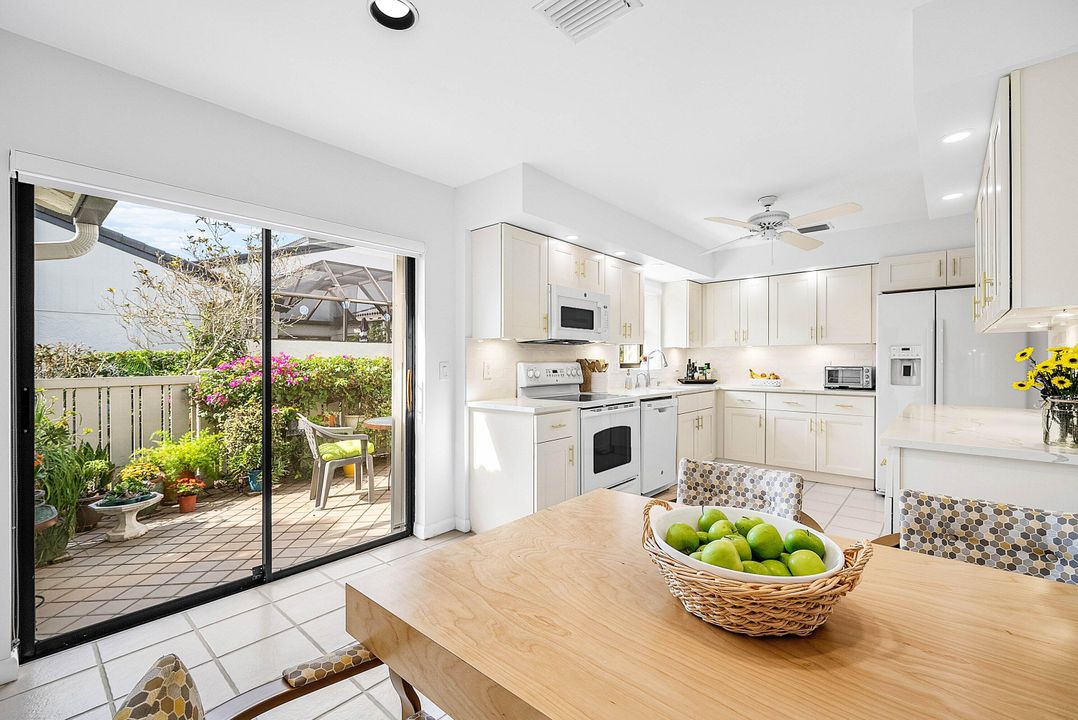 Active With Contract: $330,000 (2 beds, 2 baths, 1734 Square Feet)