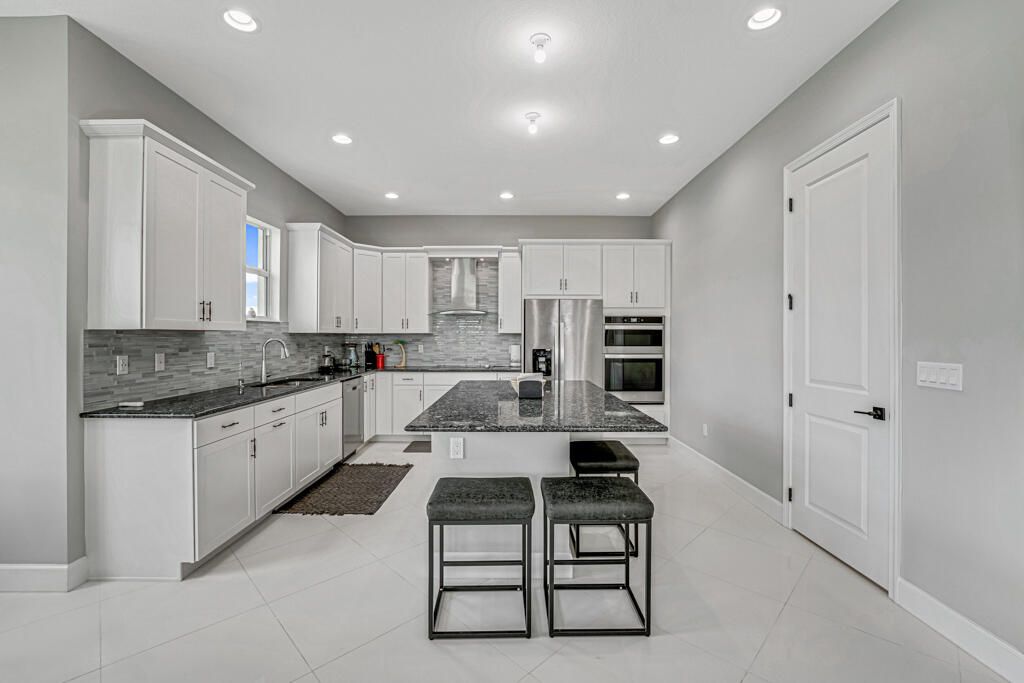 For Rent: $4,000 (4 beds, 3 baths, 3050 Square Feet)