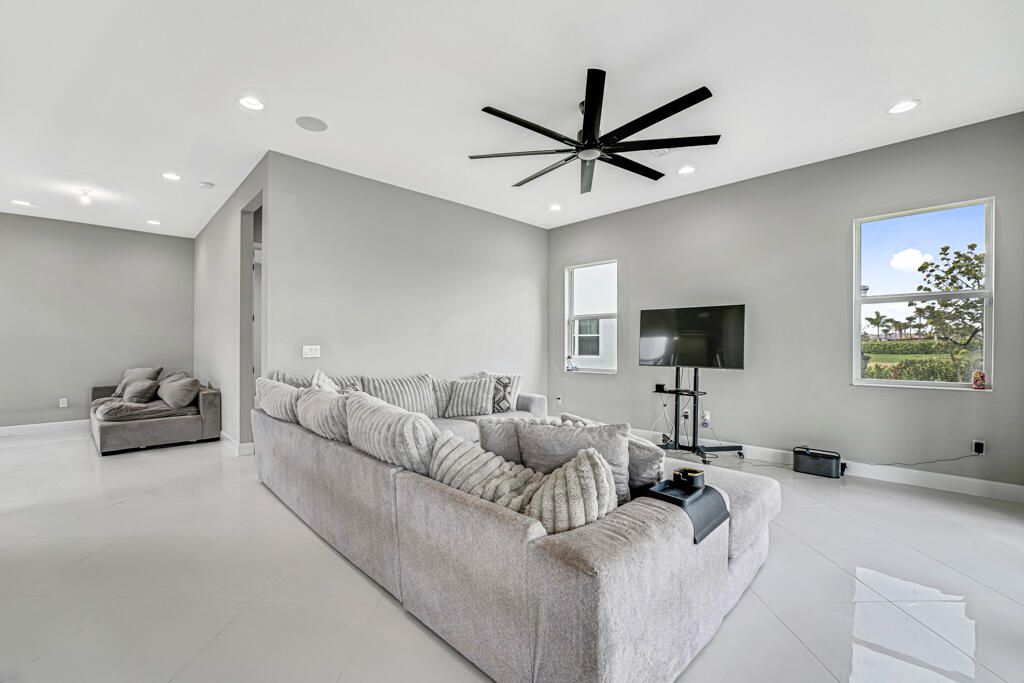 For Rent: $4,000 (4 beds, 3 baths, 3050 Square Feet)