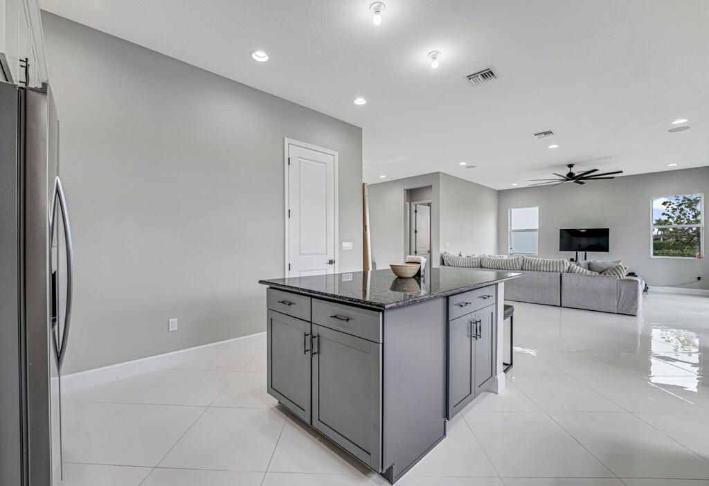 For Rent: $4,000 (4 beds, 3 baths, 3050 Square Feet)